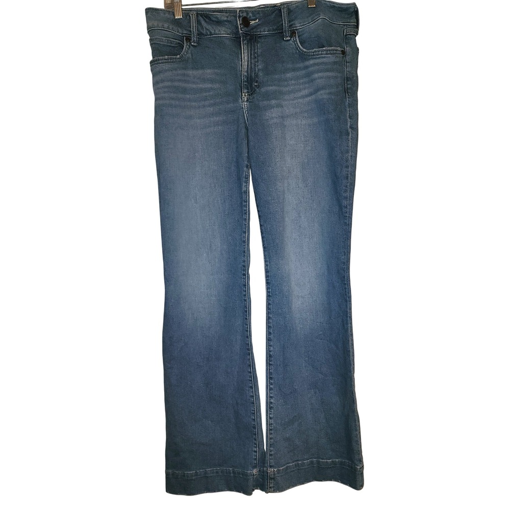 Wrangler Bootcut Flared Womens 31x34 Light Wash Denim Embroidered Pockets